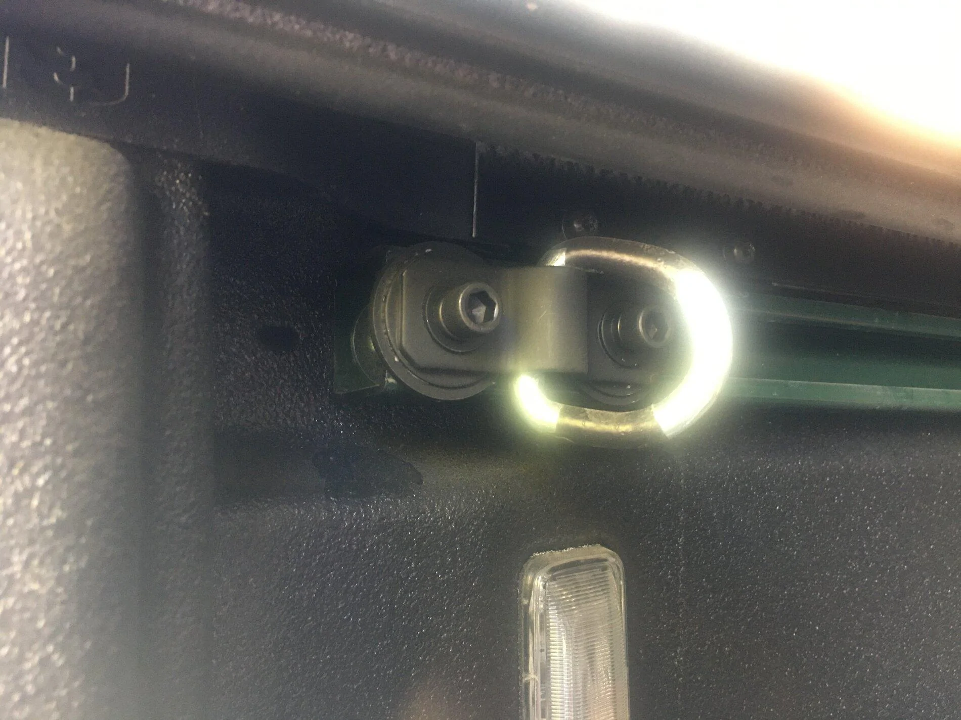 Jeep Gladiator Securing M6 / 6mm Bolts in Bed Rail Holes? unistrut D ring