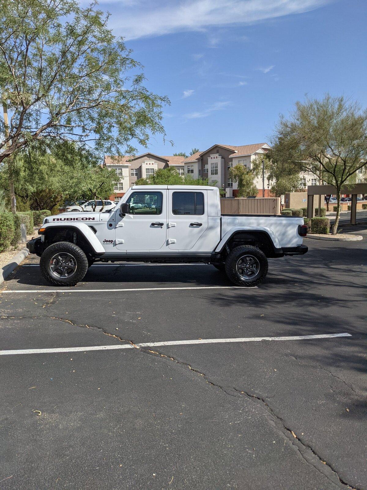 Jeep Gladiator 2 inch Mopar lift for JTRD Gladiator1
