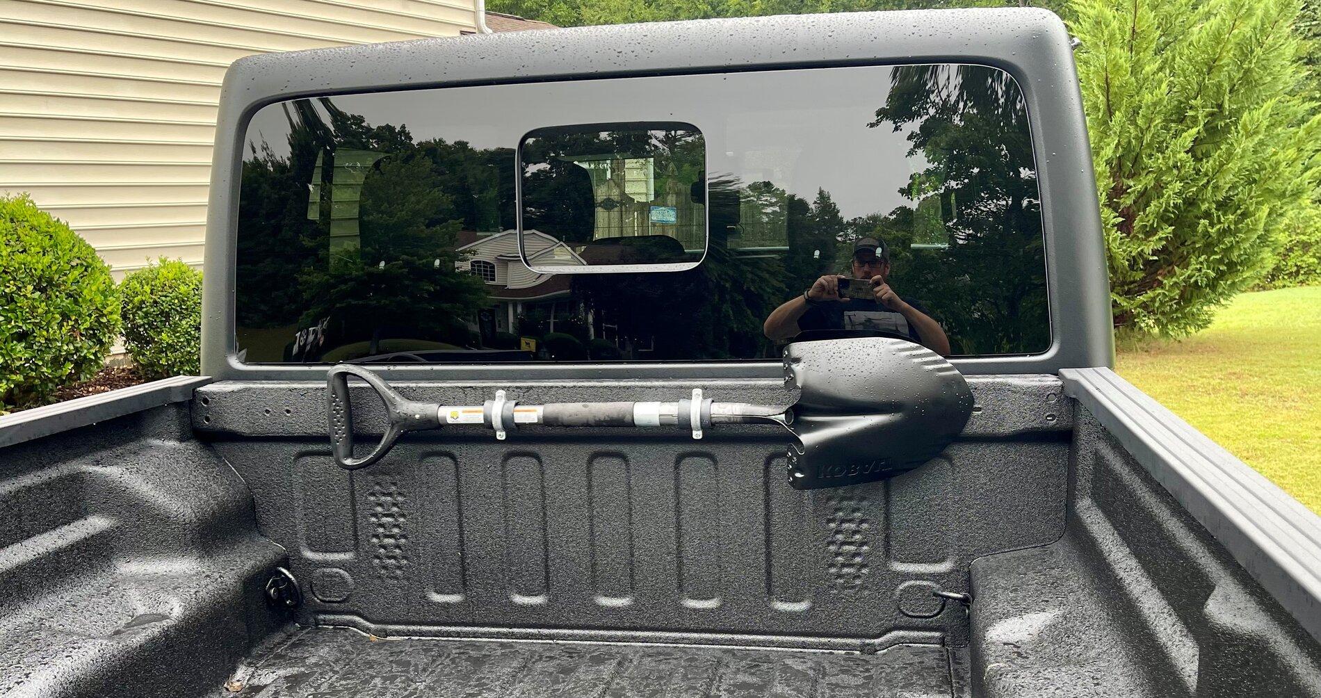 Jeep Gladiator Bed Mount Shovel Rack IMG_0196(2) (2)