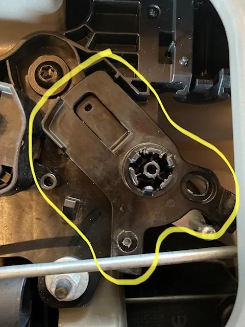 Jeep Gladiator Tailgate lock missing 64079153392__2ABB76B0-19A8-403E-9472-5978143E5B2C
