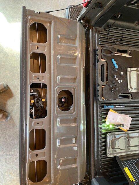 Jeep Gladiator Tailgate lock missing IMG_0948