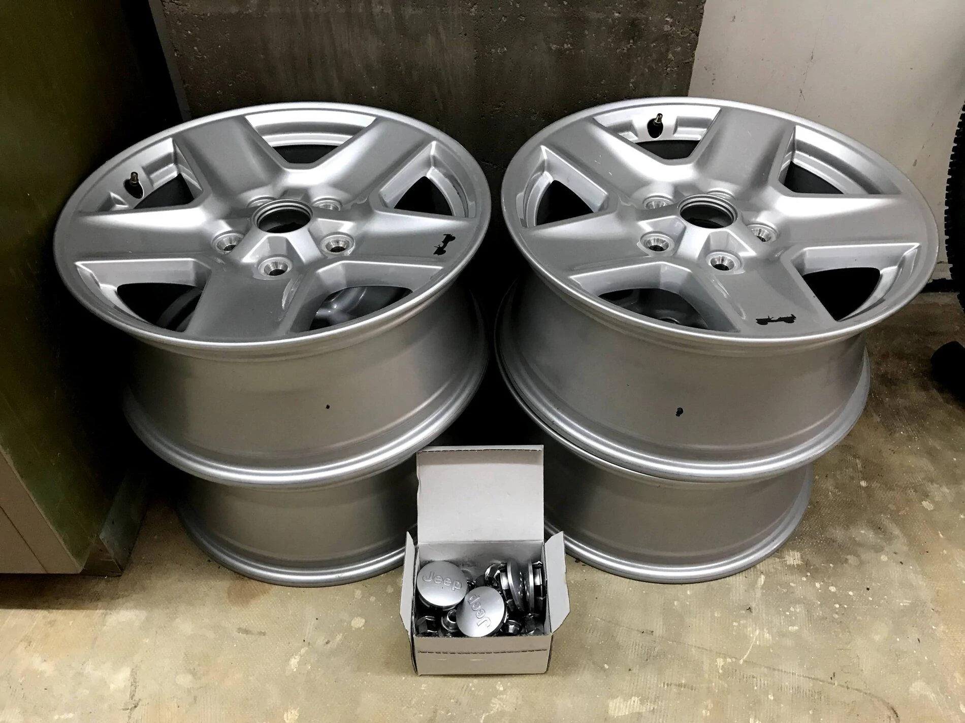 Jeep Gladiator 2020 Sport S Wheels $100 OBO IMG_2562