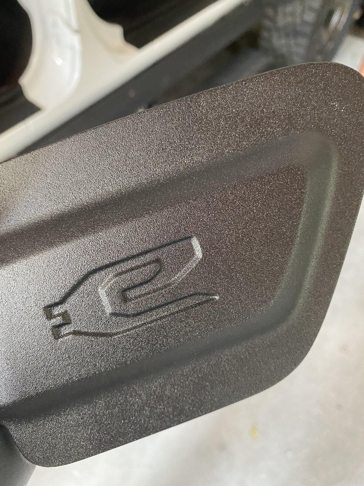 Jeep Gladiator Wrangler 4XE charge port cowl repurposed for ARB on-board air connection IMG_9434