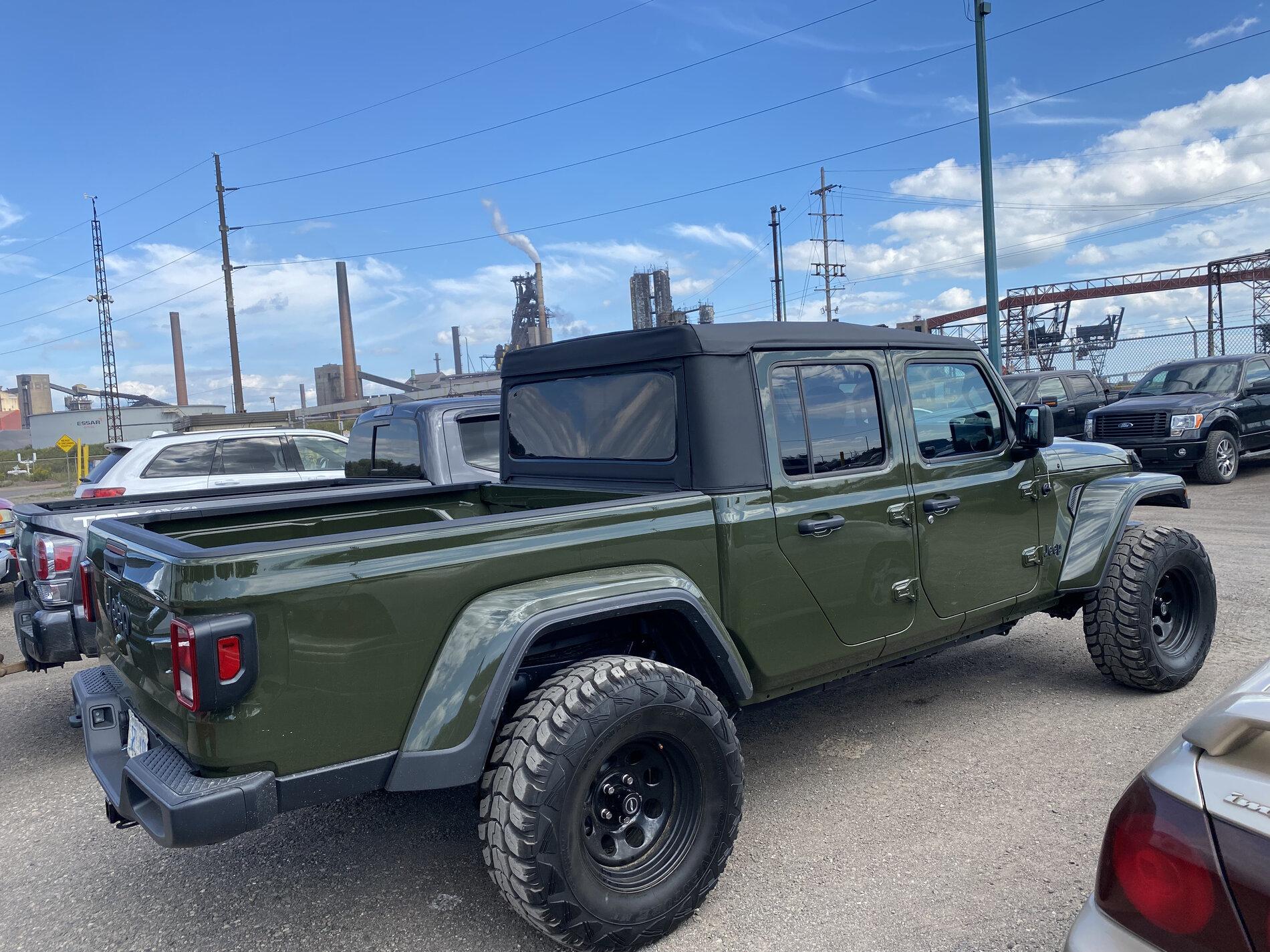 Jeep Gladiator SARGE GREEN Gladiator club 4F4FF81C-4525-43D7-99C5-8C47E6405F15