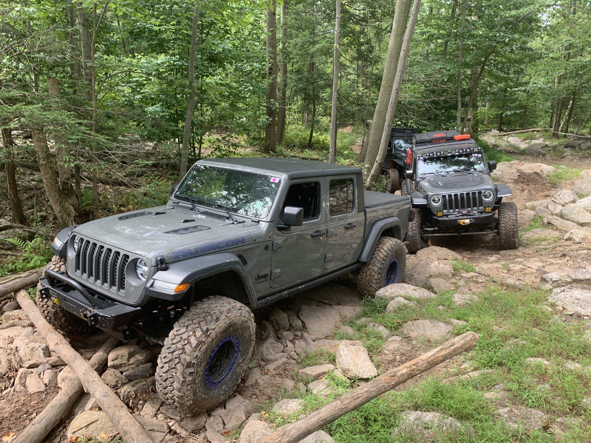 Jeep Gladiator STING GRAY Gladiator JT Club 19217367-064B-4761-8A4E-AA30155C3457
