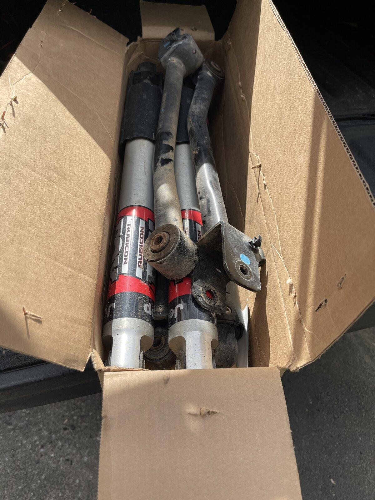 Jeep Gladiator FS: 2020 Gladiator Rubicon Fox Suspension for sell 71FC4802-457D-4D04-A636-B708C367E3F4