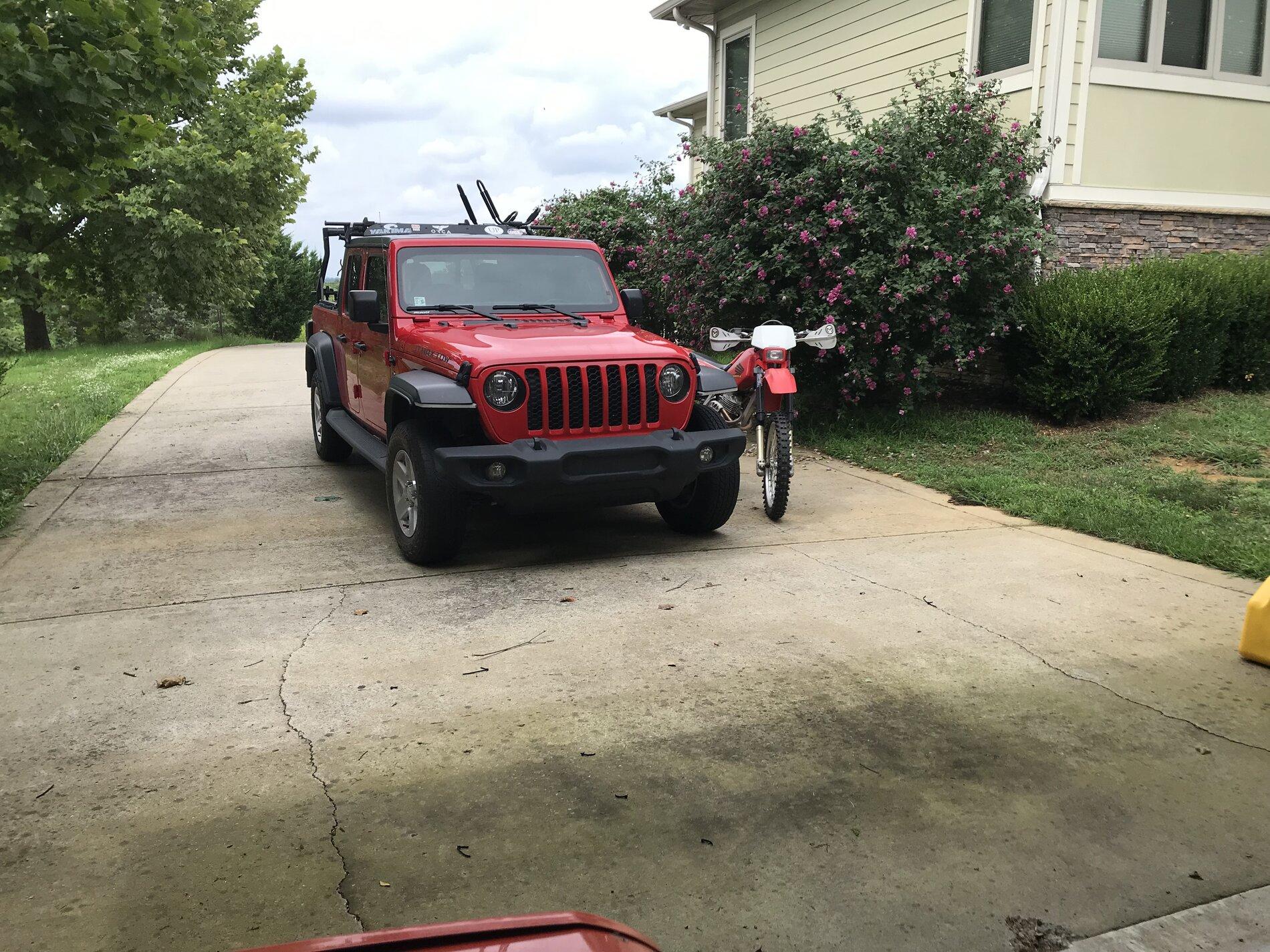 Jeep Gladiator I don't understand the advantages of a Bed Rack 102053F7-E099-4D40-B2F1-144F4D95955F