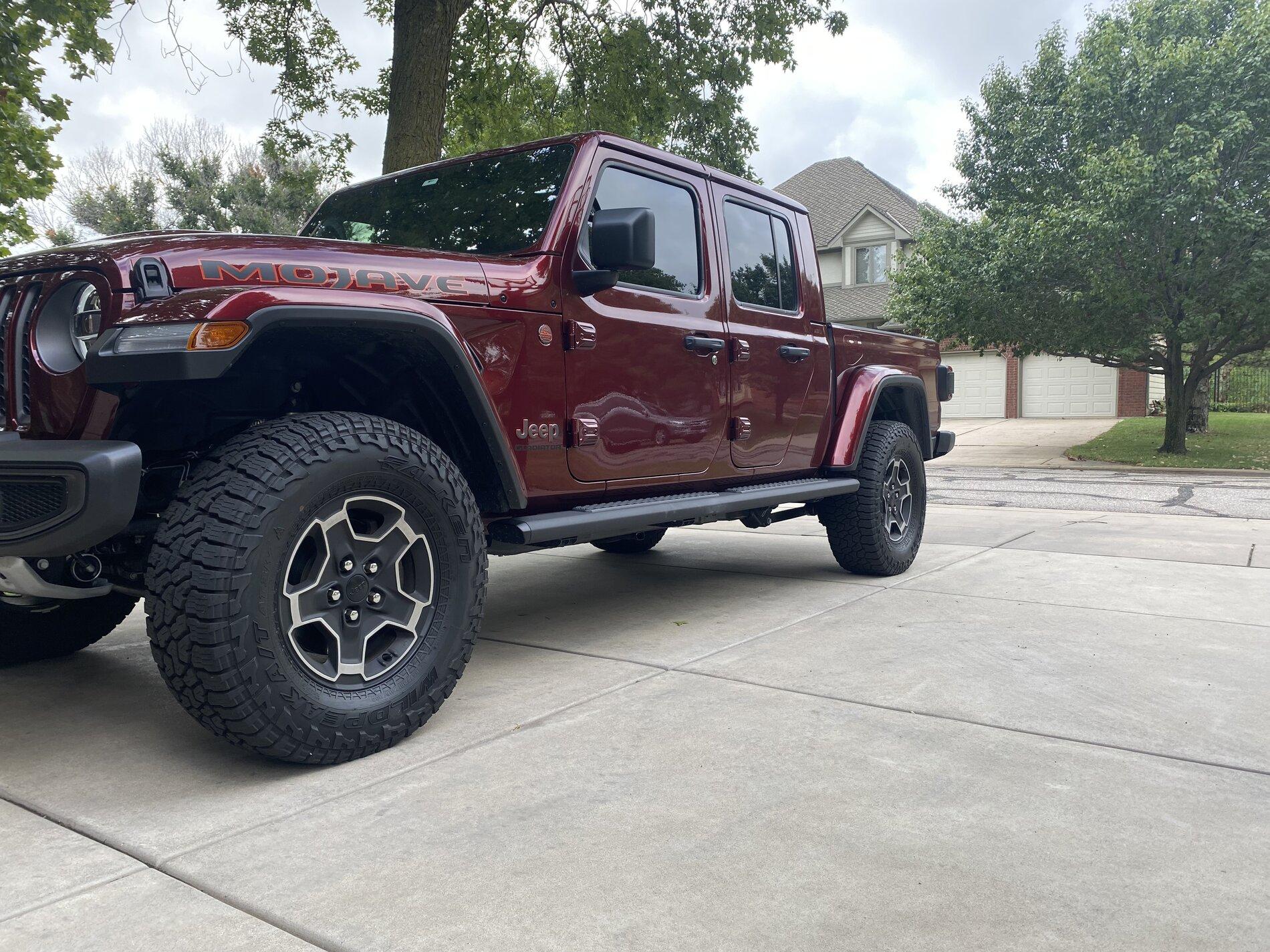 Jeep Gladiator Lifted My Factory Steps A322F9D9-2ADE-4A78-A62A-9FE31221385D
