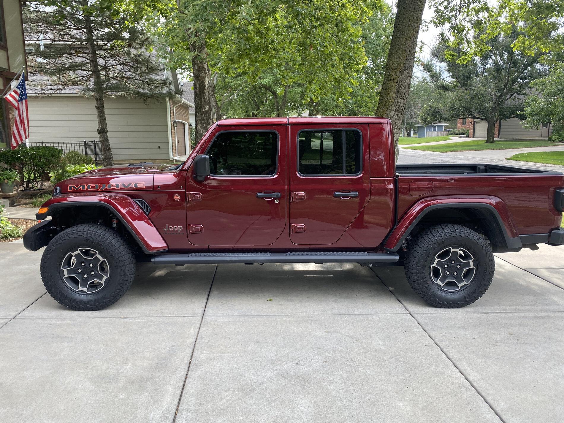 Jeep Gladiator Lifted My Factory Steps D932A90C-85CB-44B6-9DCB-54BDD9F49006