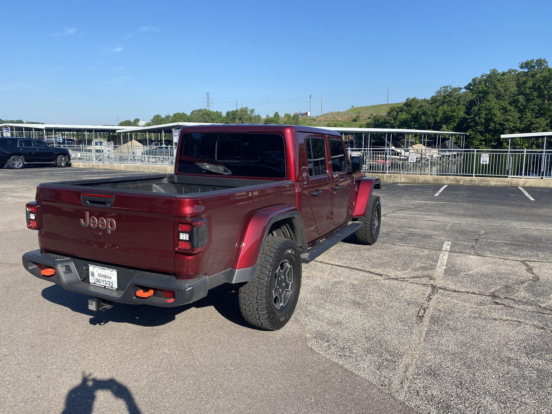 Jeep Gladiator Why a Gladiator (JT) and not a Wrangler (JL)? 8F11712C-1D00-4E9A-9476-C7E33BE5127A