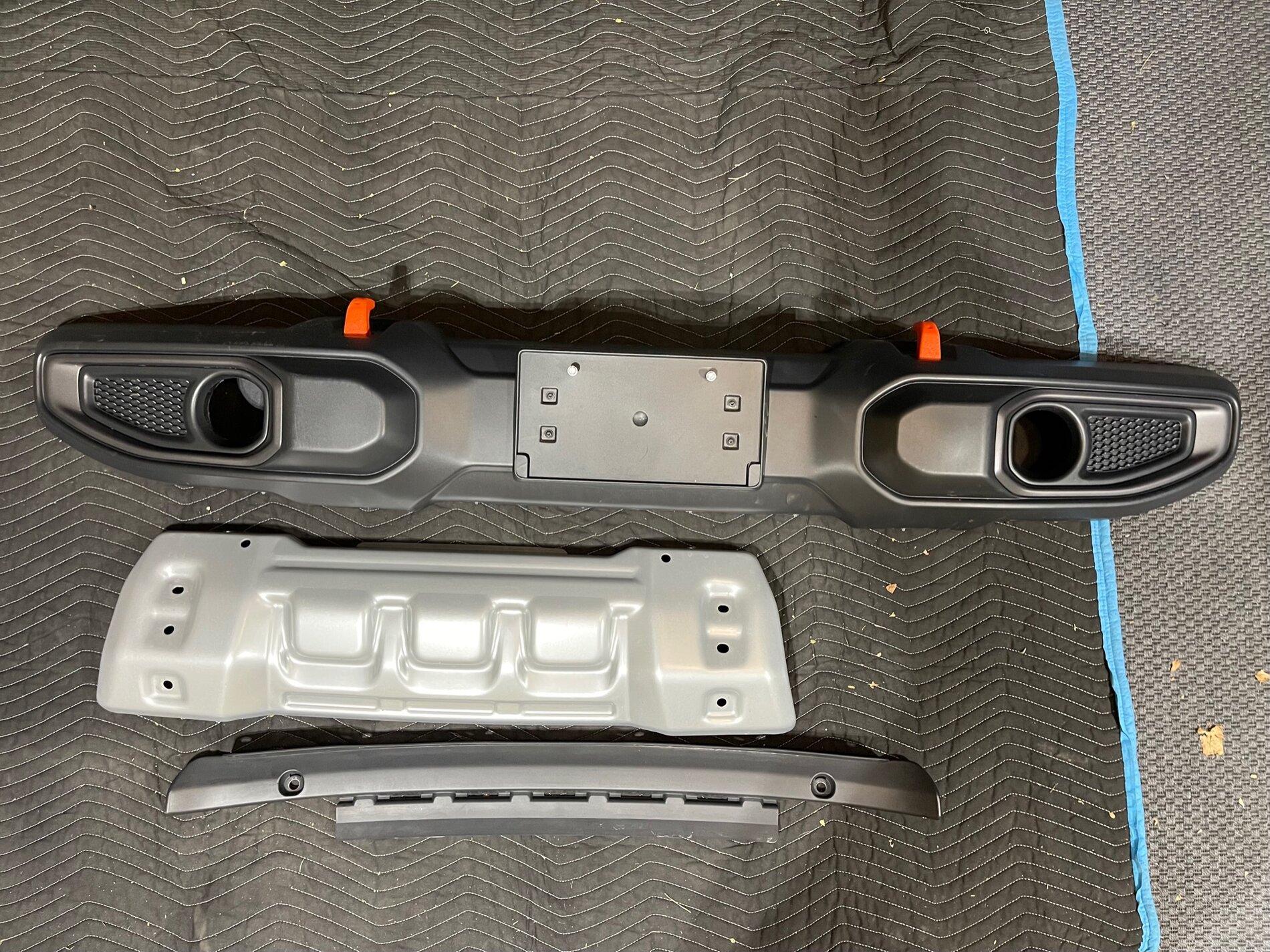 Jeep Gladiator Mojave Skid and Bumper w/Hooks IMG_5979