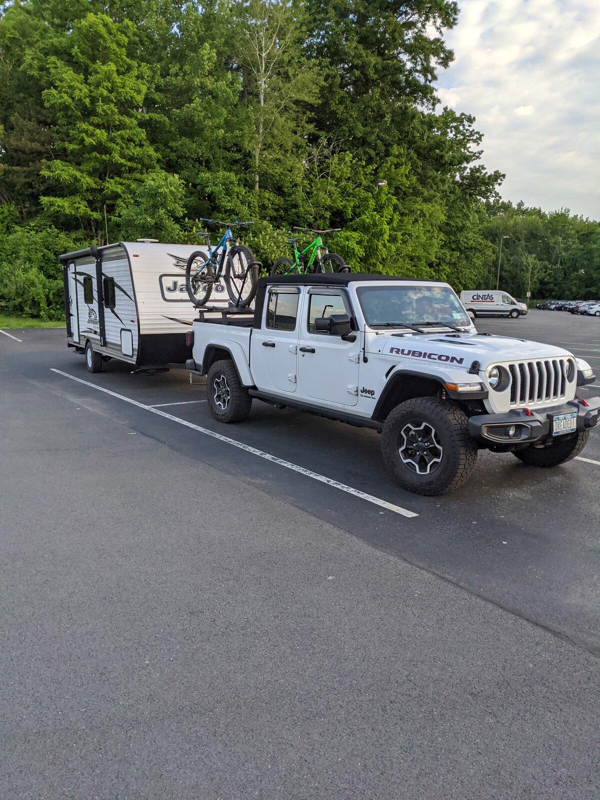 Jeep Gladiator I don't understand the advantages of a Bed Rack Old Forge June '21