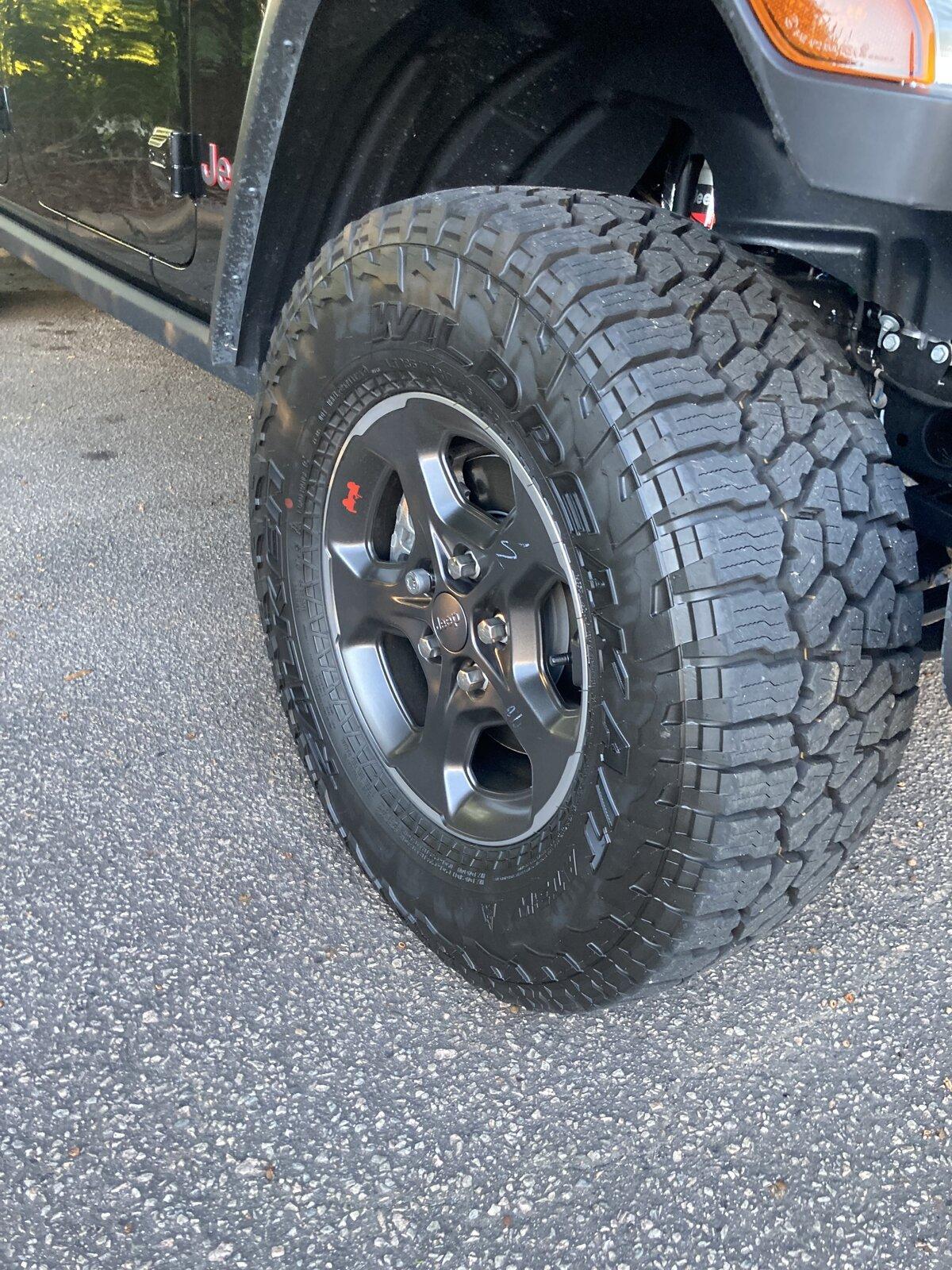 Jeep Gladiator Rubicon 285/70/17 wheels and tires for sale IMG_3689