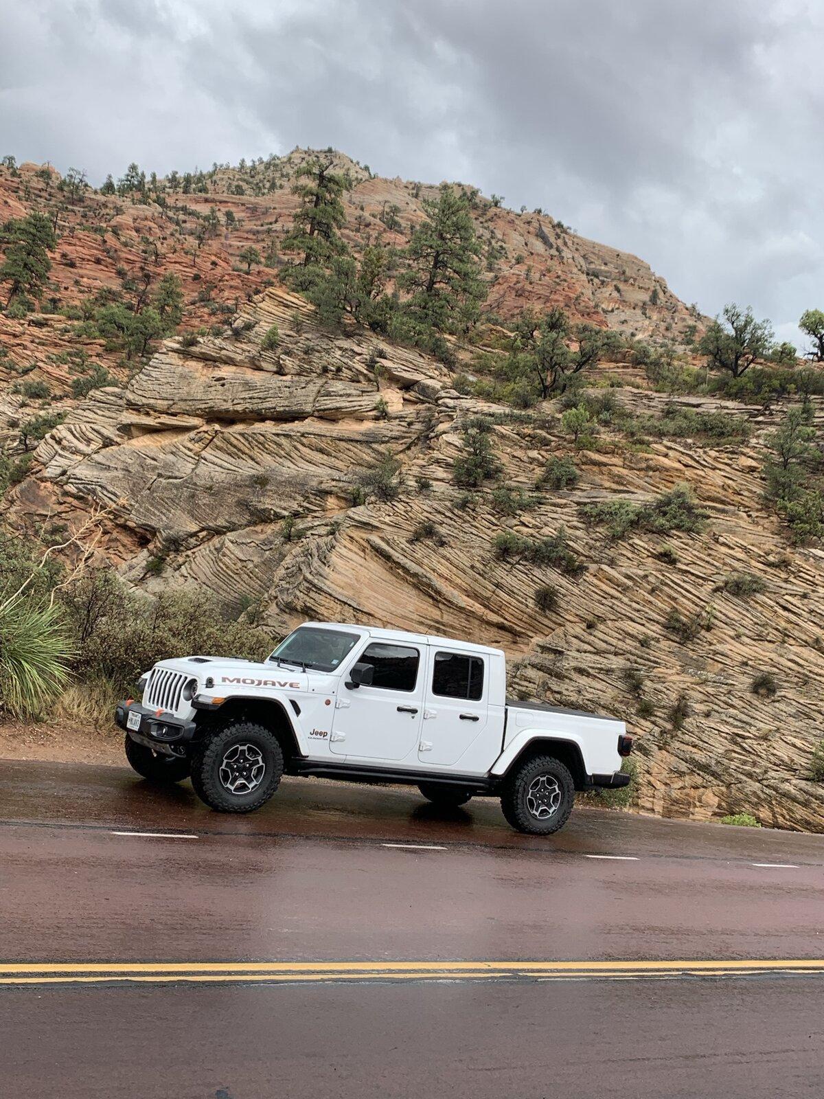 Jeep Gladiator Gladiator Glamour Shots 84C417C2-2745-469F-89B6-9266D05E79FA
