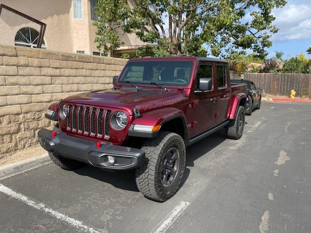 Jeep Gladiator Introduction front jee