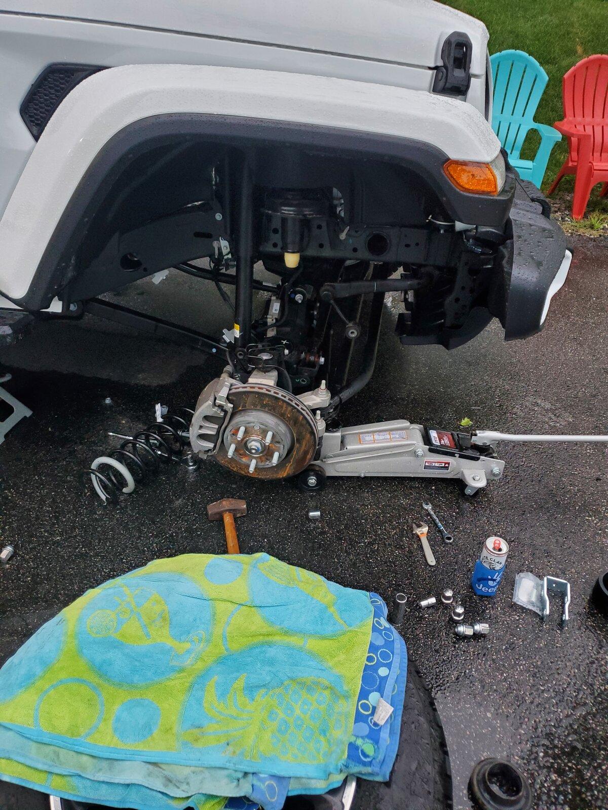 Jeep Gladiator Bright White 80th Anniversary build 20210819_192622