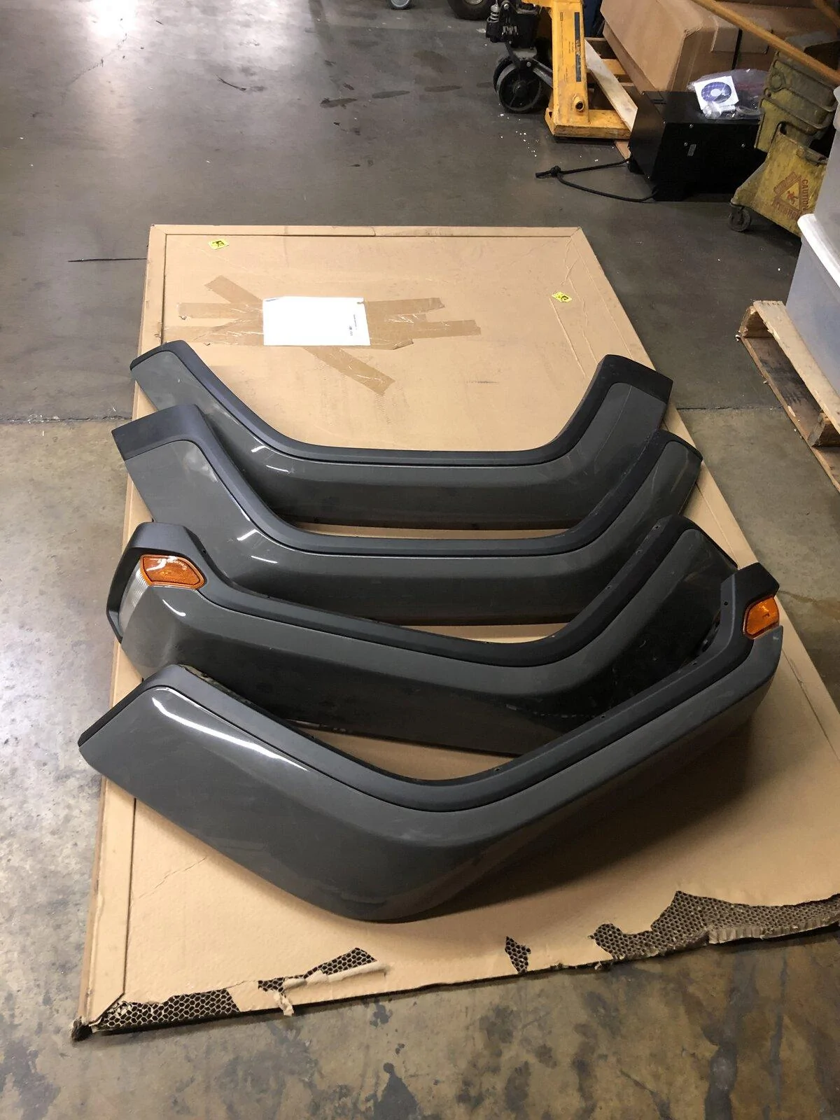Jeep Gladiator Sting Gray fenders IMG_1892
