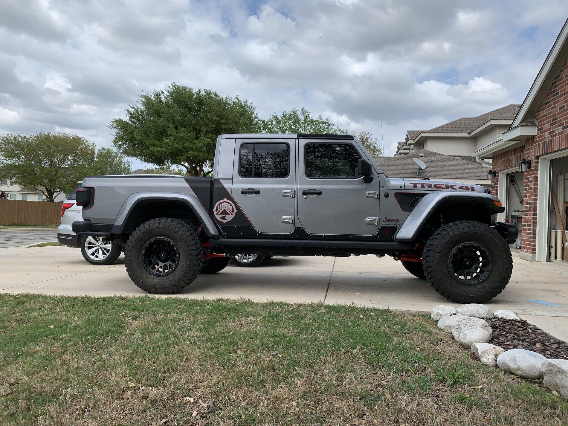 Jeep Gladiator OK ....What’s HER name ....or HIS CE54CAE9-9ADA-4764-A2FA-DA6067B613A8