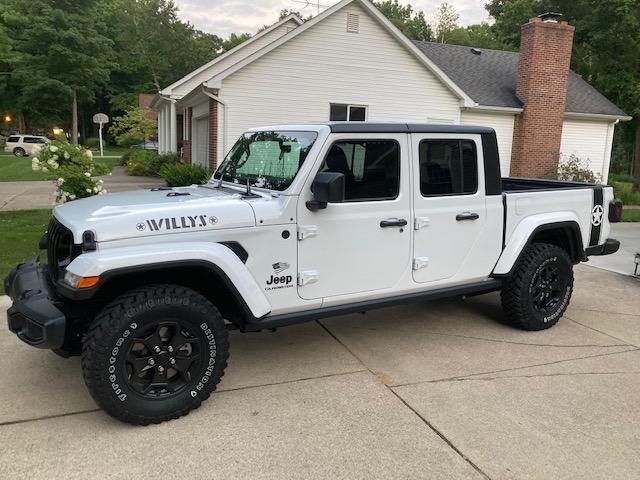 Jeep Gladiator BRIGHT WHITE Gladiator JT Club Full View Willys