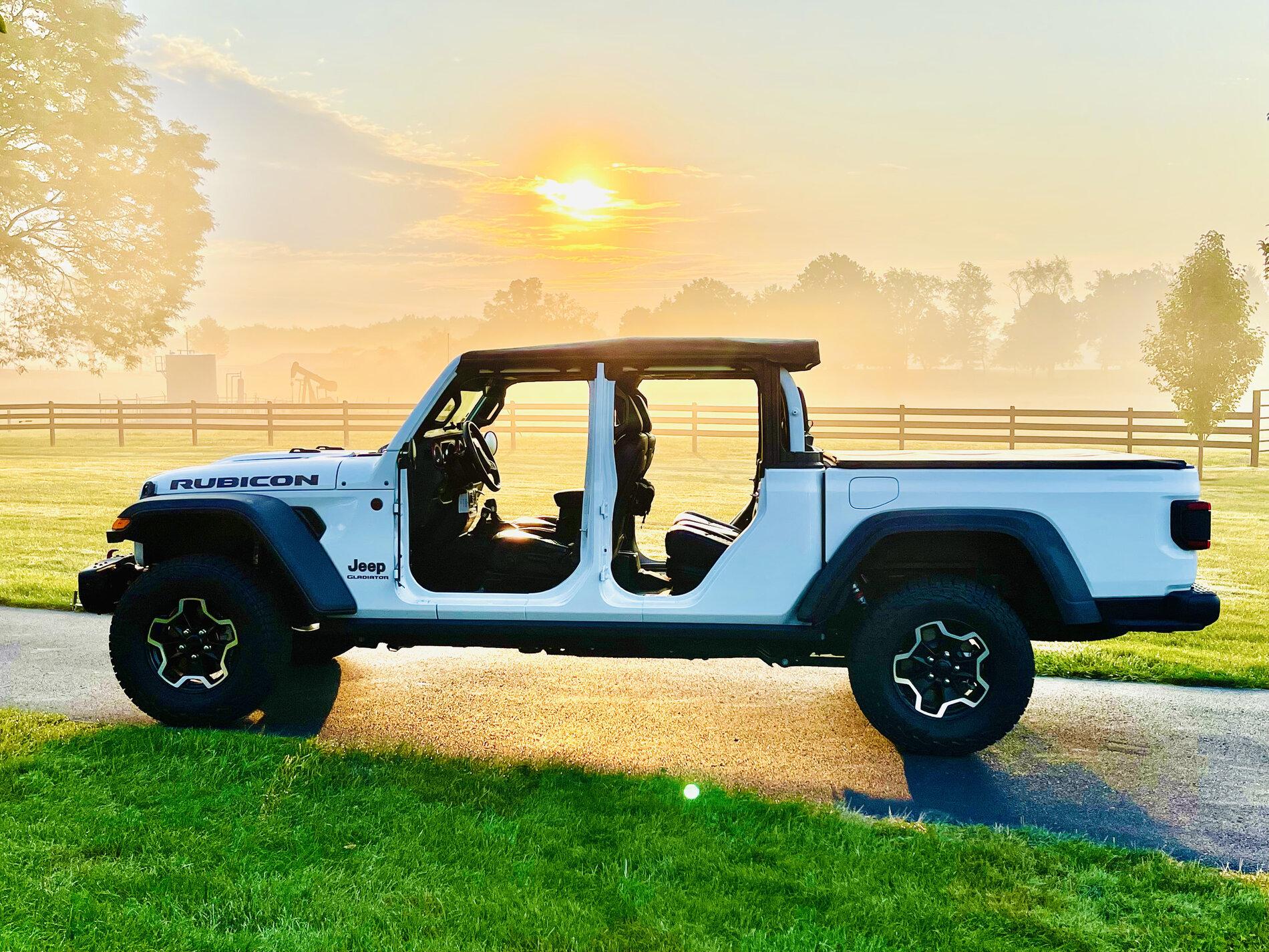 Jeep Gladiator Gladiator Glamour Shots 87CCC21F-5728-4D8D-BA55-6C4F73EC0A02