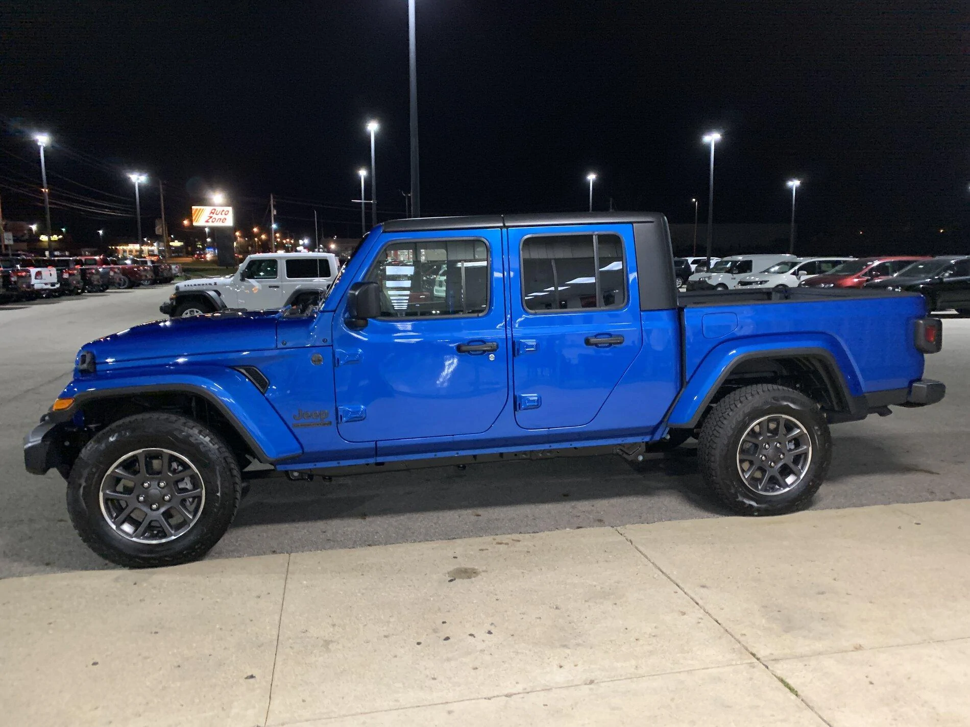 Jeep Gladiator JJ’s Hydro Blue 80A Quasi-build 90E22431-2EA9-4A4F-97DC-60FC98A568D3
