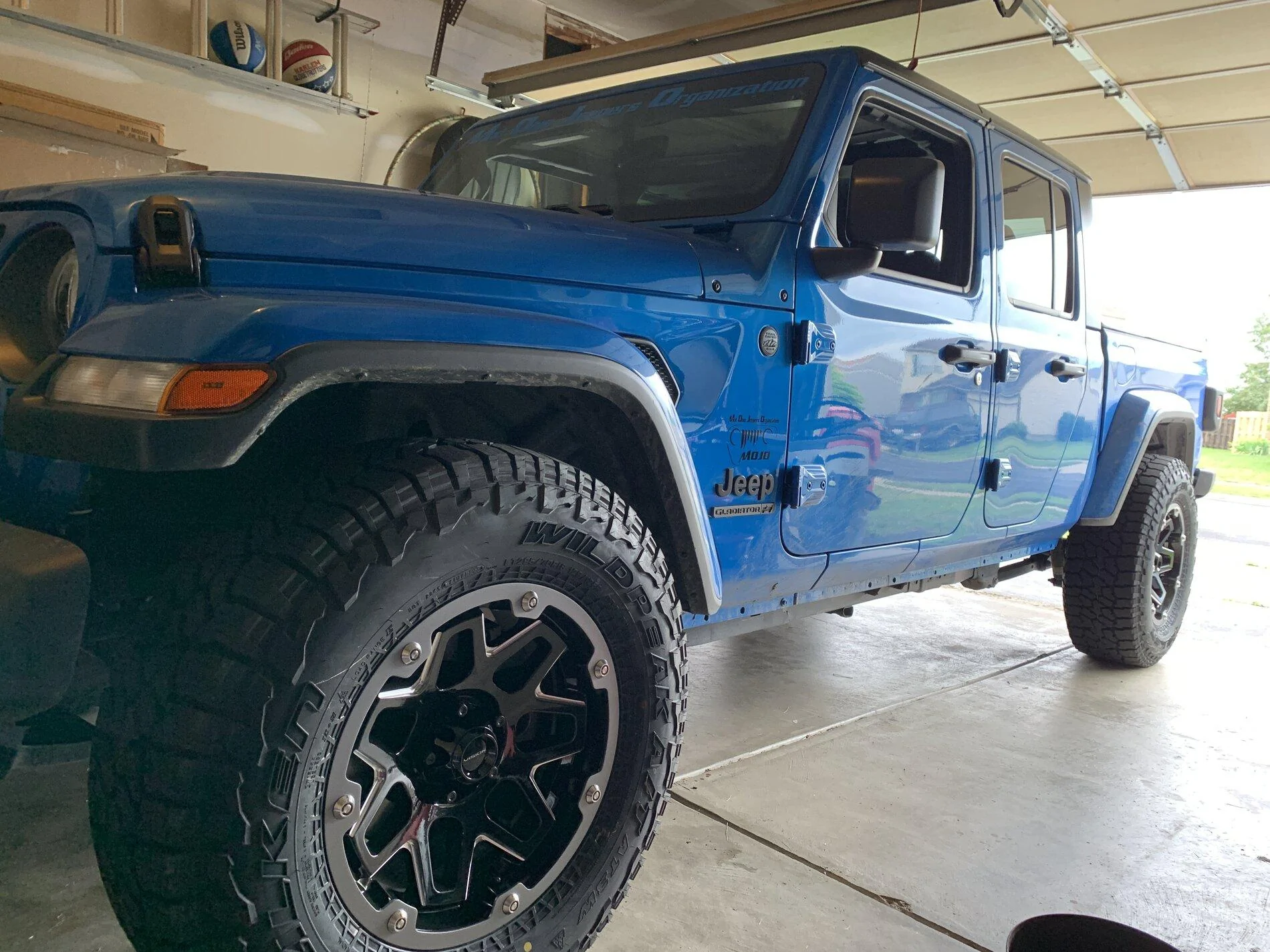 Jeep Gladiator JJ’s Hydro Blue 80A Quasi-build 61047078-BCF3-4AD6-B589-0C1587DE75F8