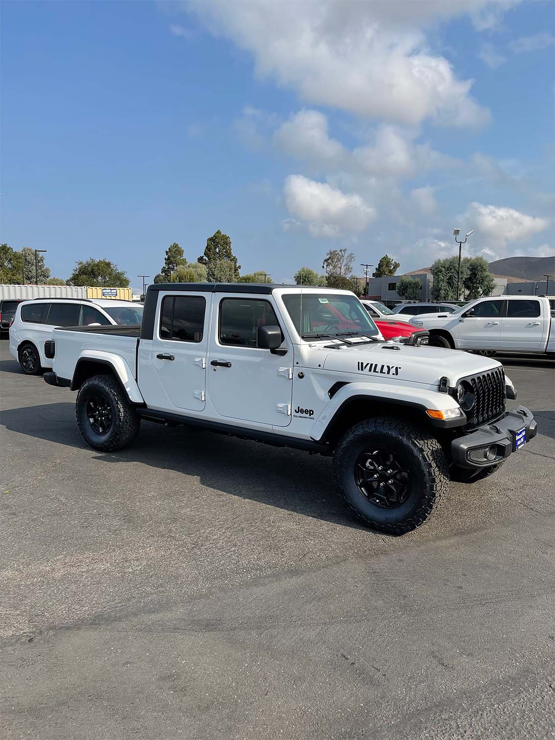 Jeep Gladiator 315/70r17 on stock Willys wheels and no lift (with pics!) white 3_4 view