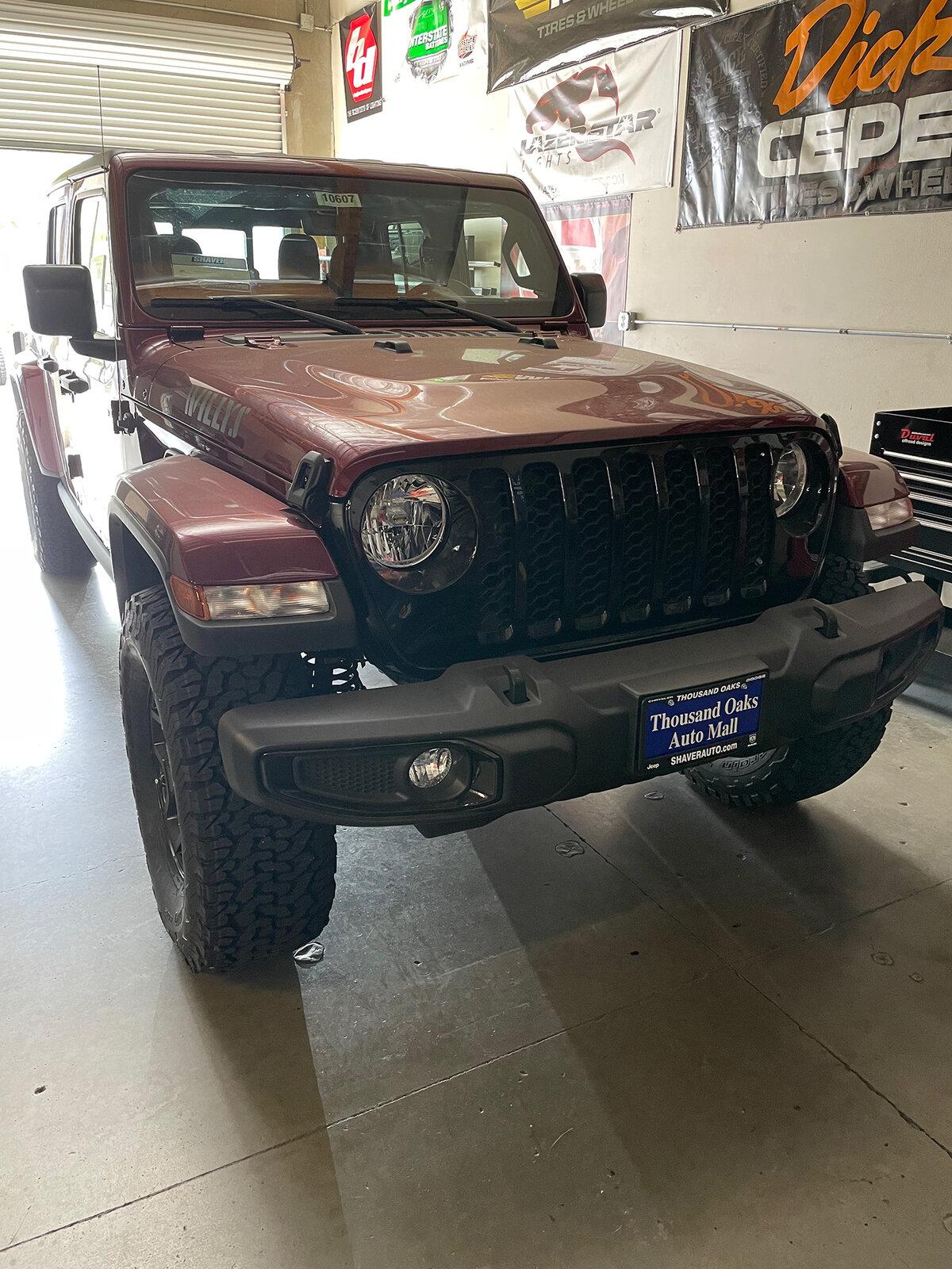 Jeep Gladiator 315/70r17 on stock Willys wheels and no lift (with pics!) snazz front