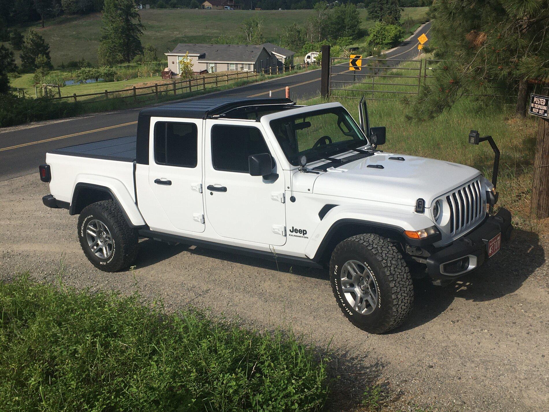 Jeep Gladiator White letter tires IMG_5103.JPG