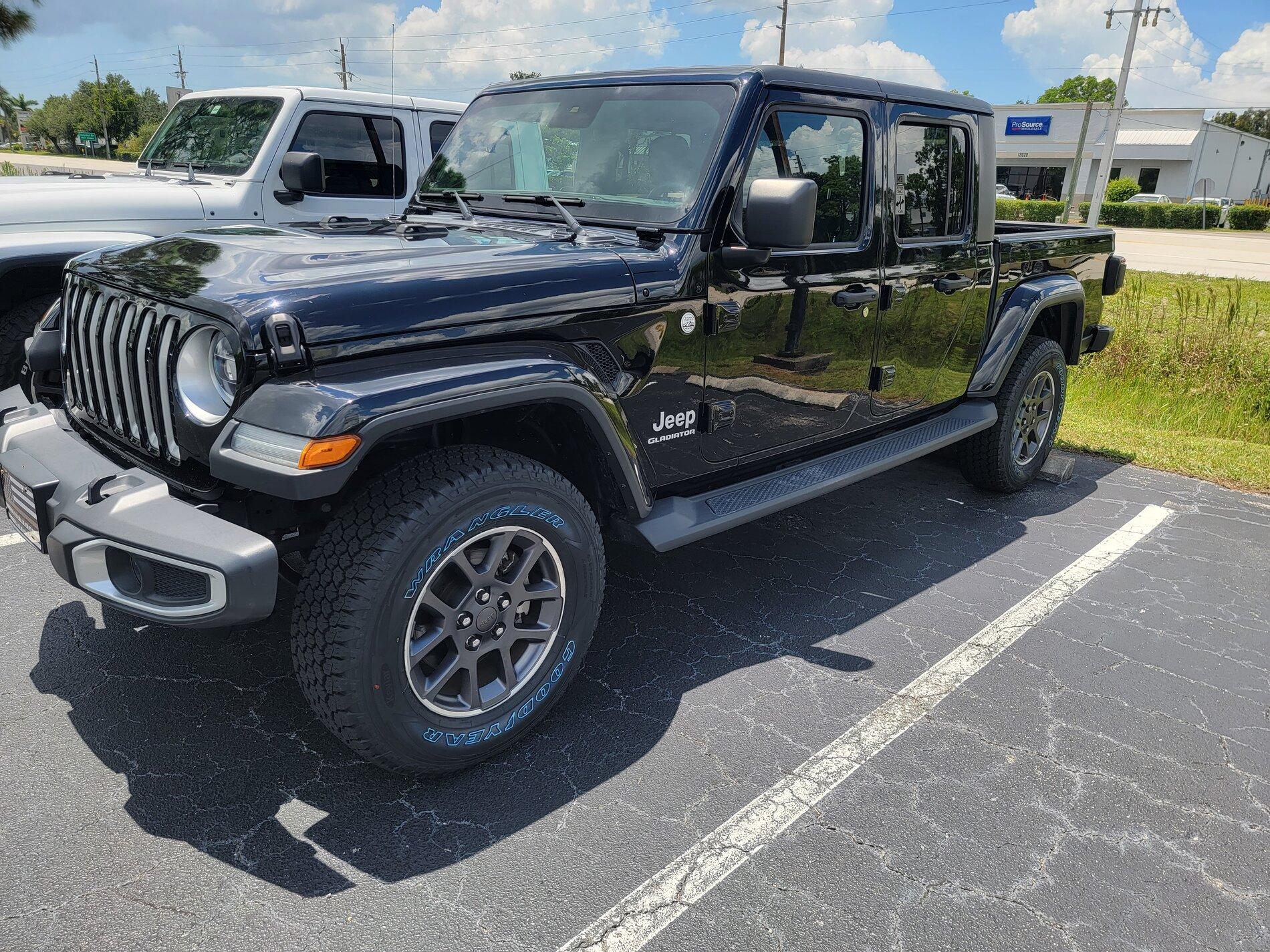 Jeep Gladiator White letter tires 20210820_132402