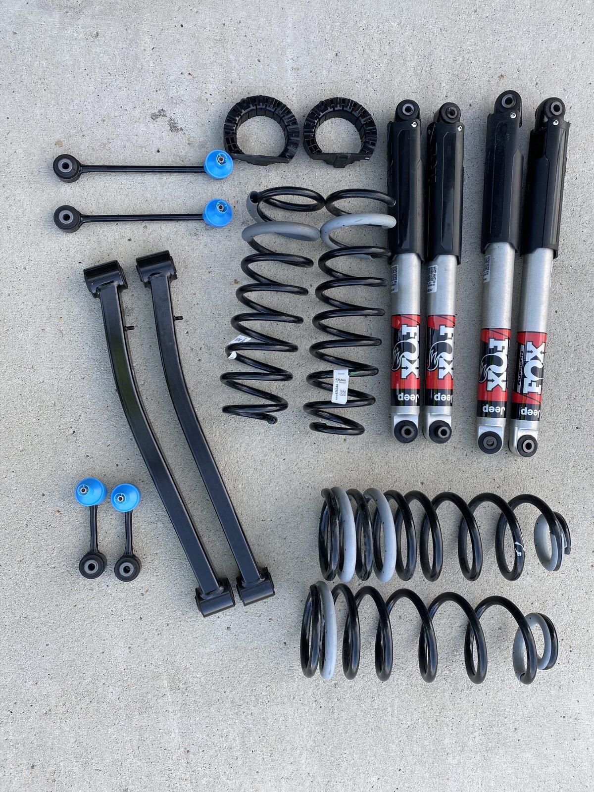 Jeep Gladiator 2021 JTR stock suspension 9094B7F2-3CFA-418A-A9AF-6EA6651F3C00
