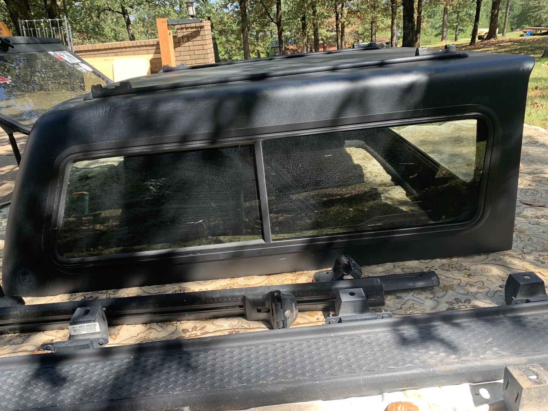 Jeep Gladiator A.R.E. Topper 58424DDB-6894-46E6-9FFF-0D2712A2EC43