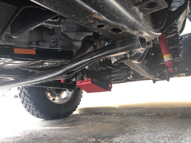 Jeep Gladiator I am 0 for 2 trying to install skid plates mKkDUNu