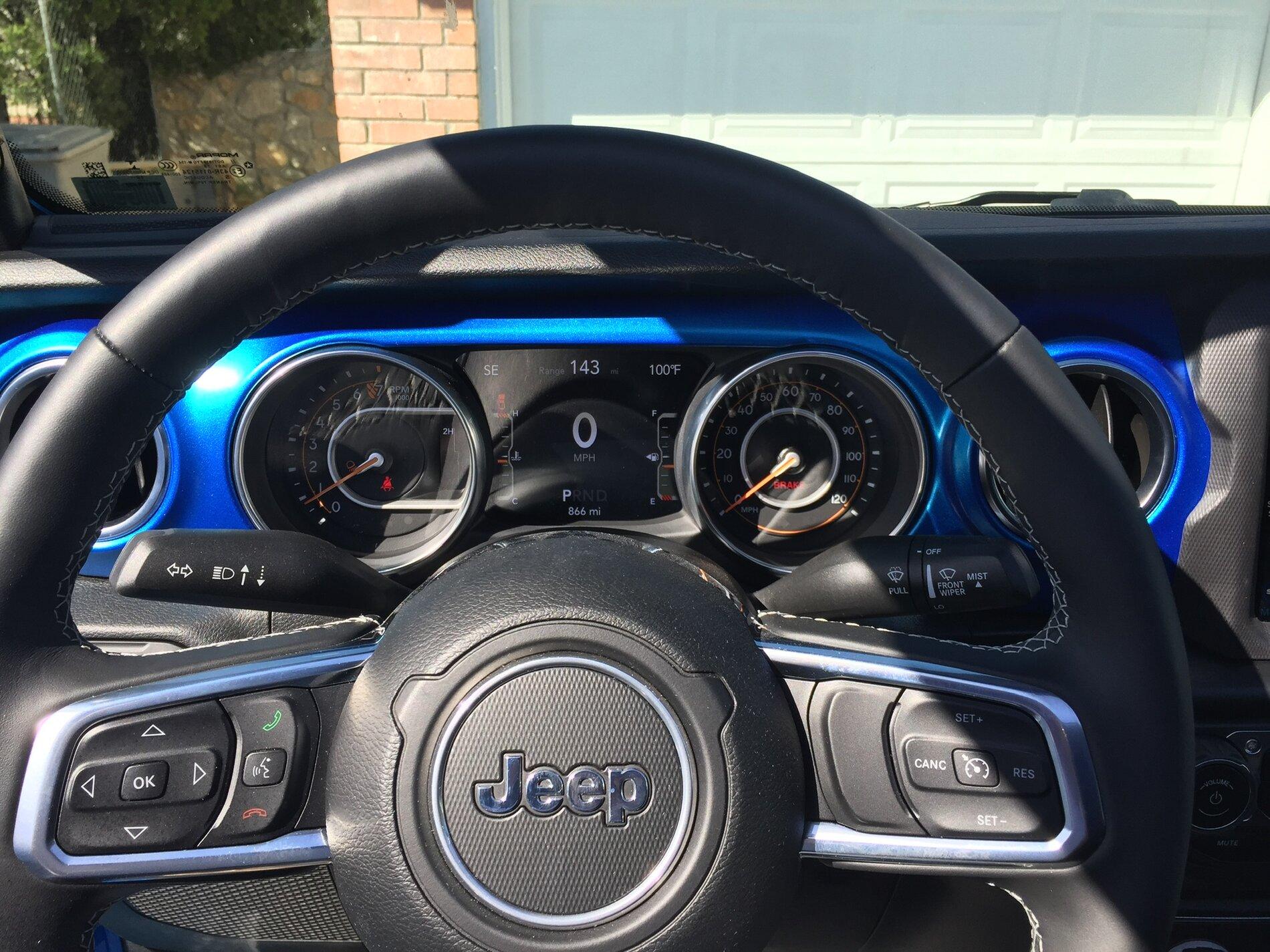 Jeep Gladiator Hydro Blue dash panels 4C149FAC-8169-4E45-96C1-DEE51F0E321A