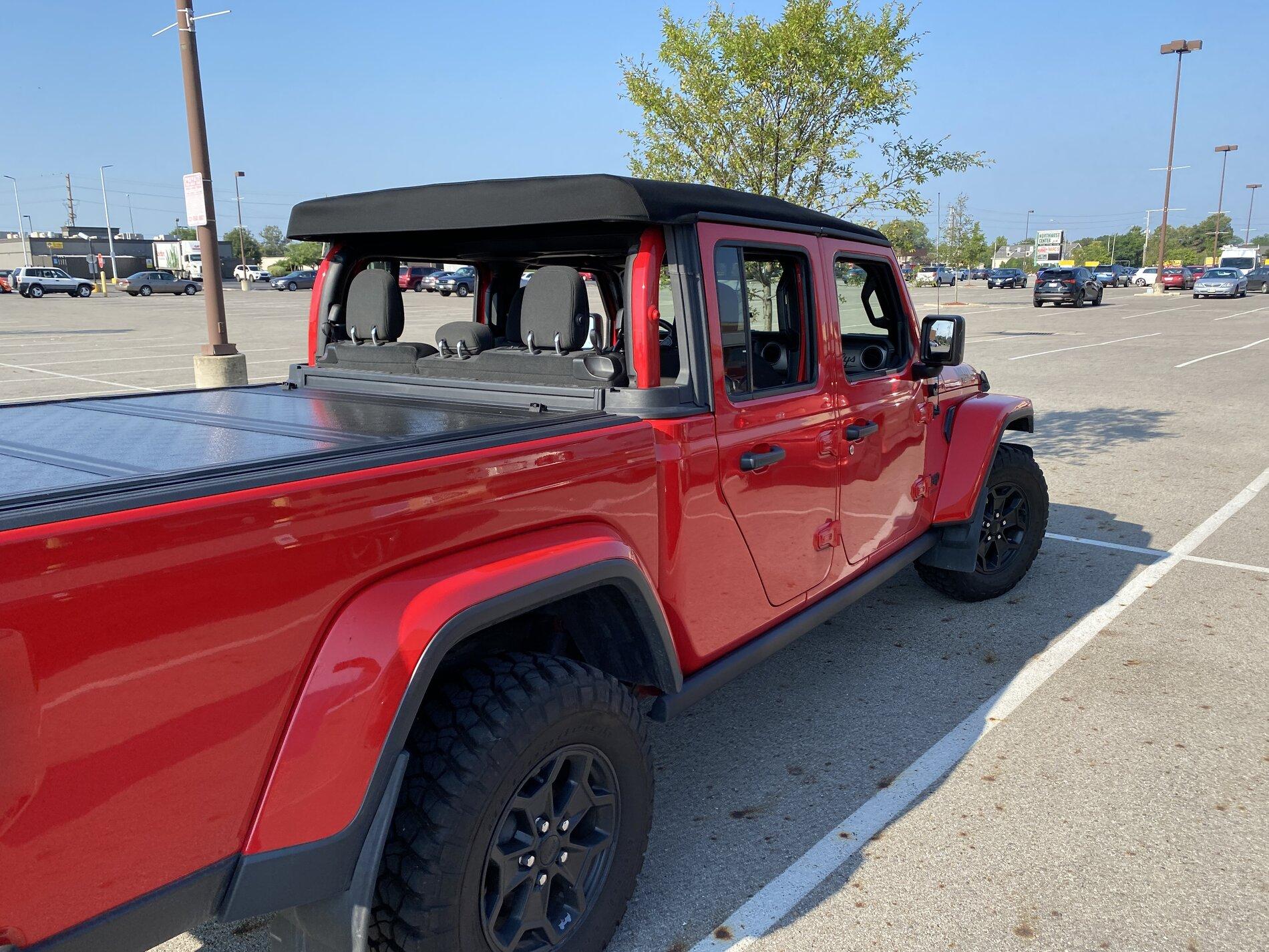Jeep Gladiator Soft top vs hard top and why wouldn’t we all prefer to have just a soft top with metal doors? 4F2225C9-7AB9-4097-884D-6B3E0E72C880