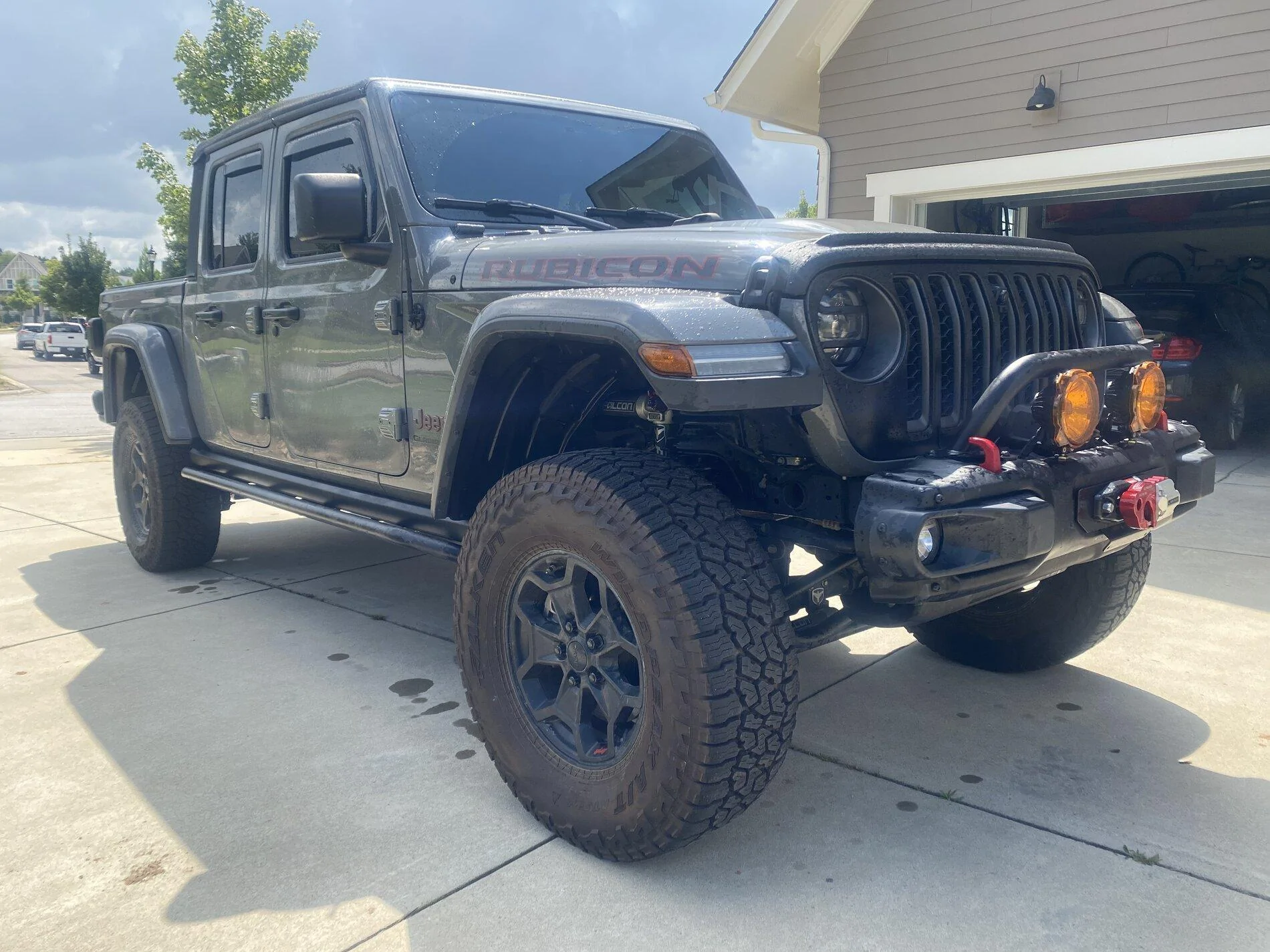 Jeep Gladiator Samson 54B9F1B2-43F9-4A0B-8B35-8B75C3090607