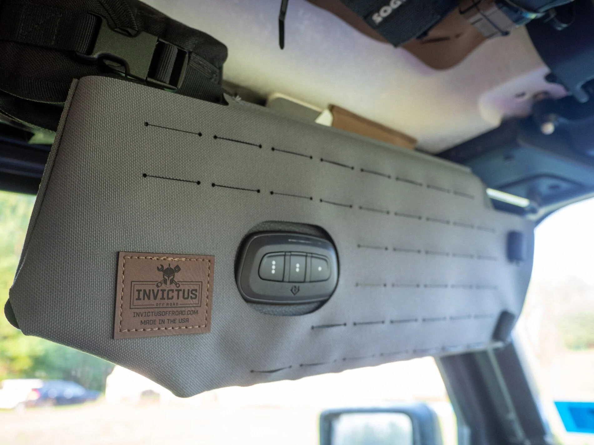 Jeep Gladiator MOLLE VISOR P1000708