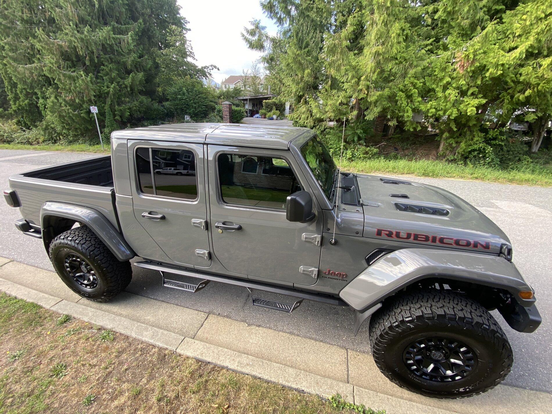 Jeep Gladiator STING GRAY Gladiator JT Club 96F50ABB-9E3A-424F-8E83-3613BD0AB238