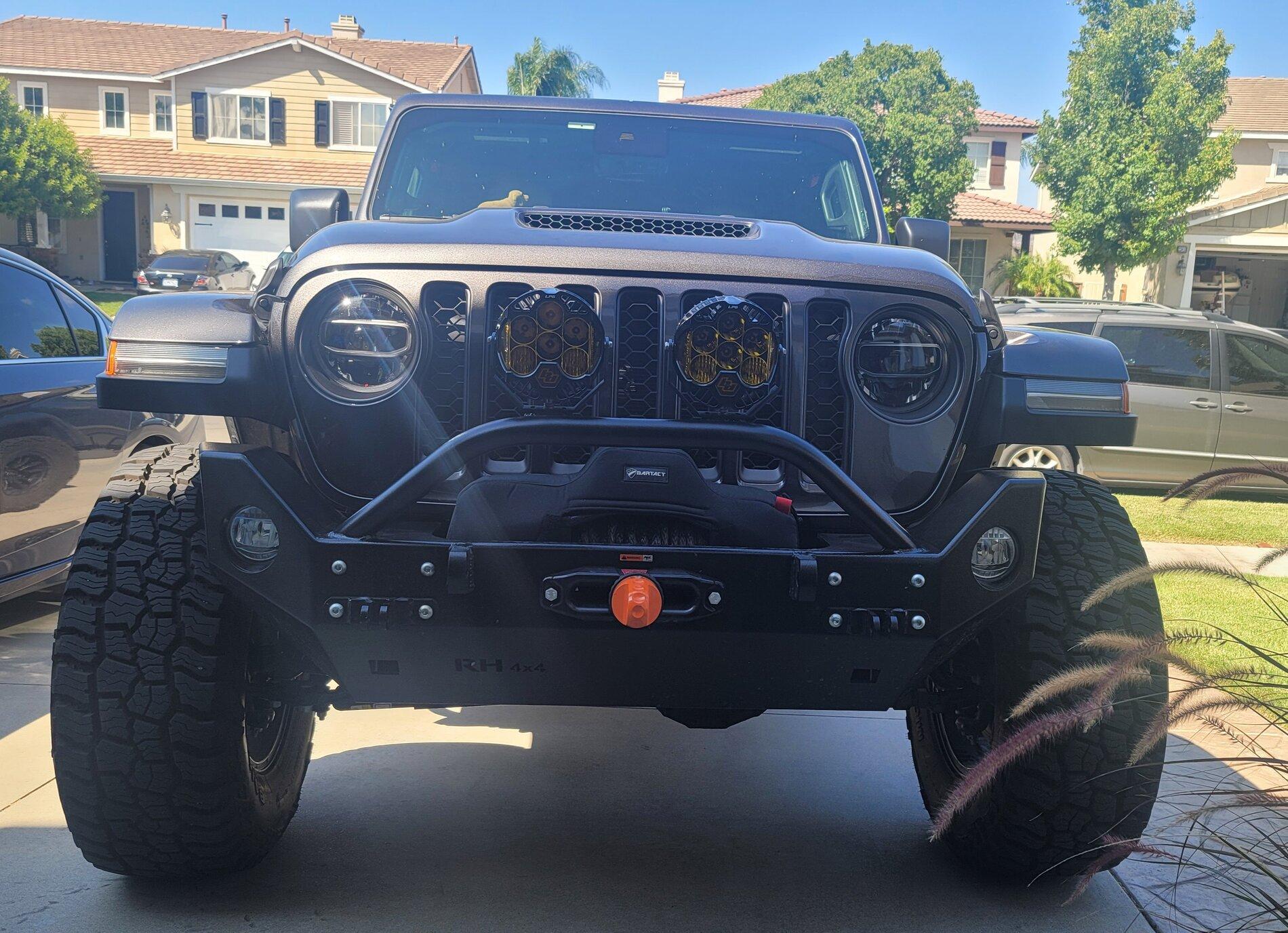 Jeep Gladiator 21 Mojave with AEV Spacer kit 20210821_151503