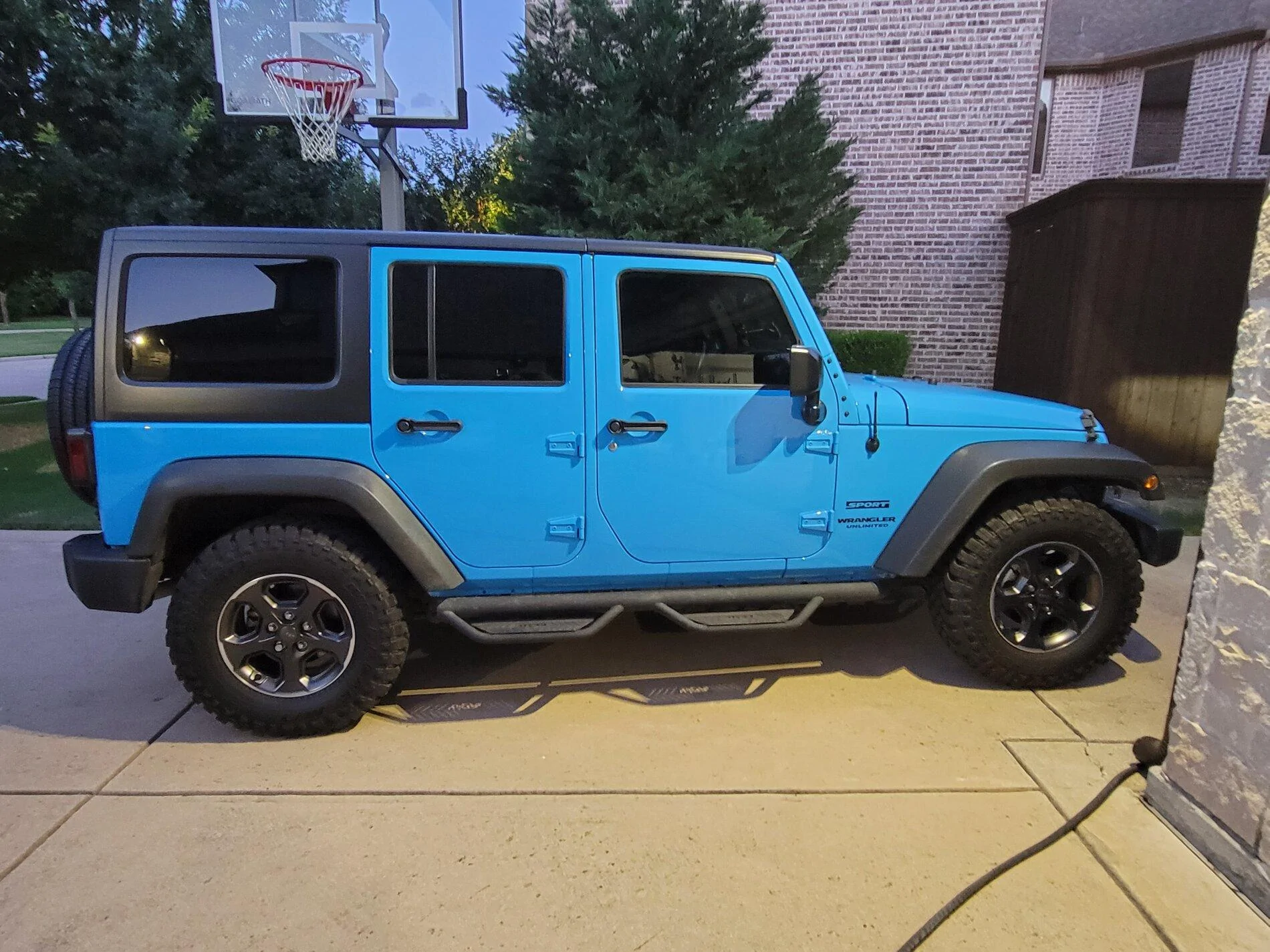 Jeep Gladiator (VolatileA) Big Sur - 2021 Sting Gray Mojave Build 20210616_205237