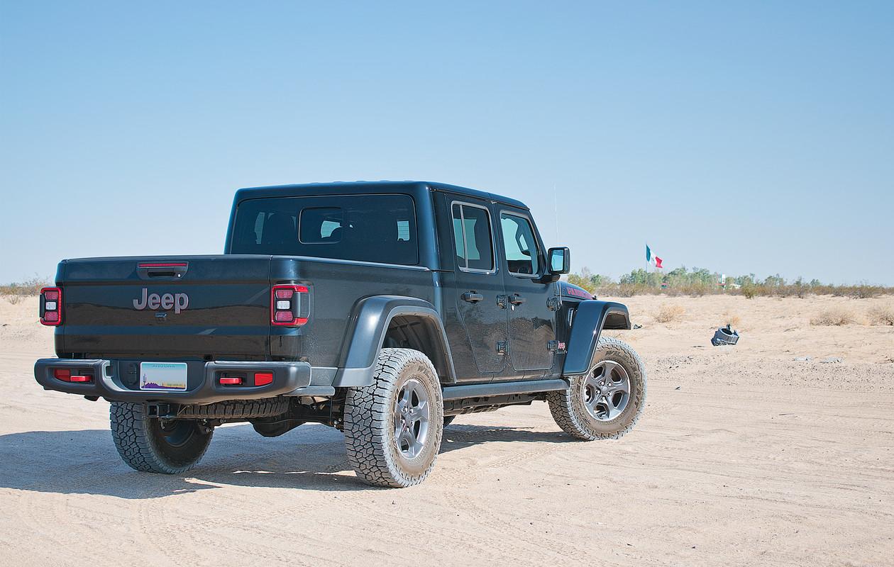 Jeep Gladiator BLACK Gladiator JT Club Facebook-My-21-Gladiator-Rubicon-SLRC-002