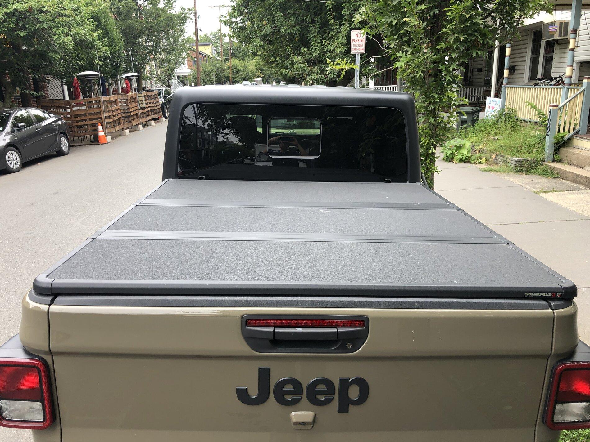 Jeep Gladiator Extang solid fold tonneau cover $500 IMG_1201
