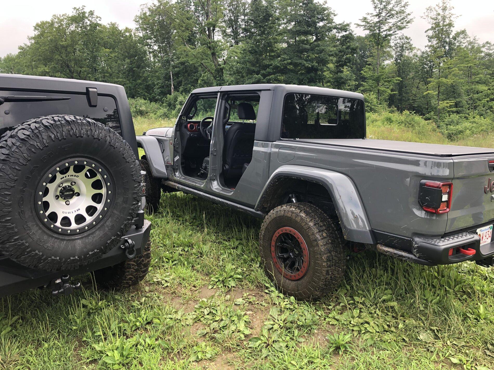 Jeep Gladiator DirtyLife Beadlocks w/ 35s IMG_3134