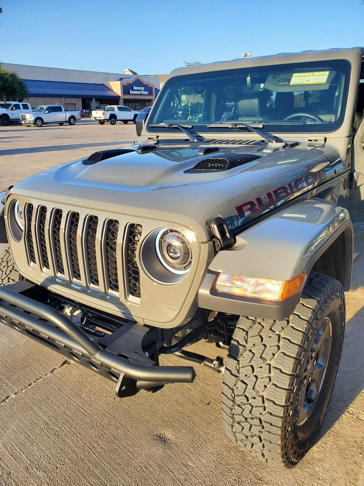Jeep Gladiator Anybody try putting the S&B functional hood scoops on a Sport? 20210822_191728