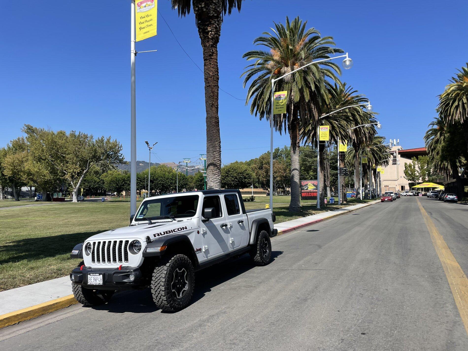 Jeep Gladiator The JT TRPR 0CCED628-69C3-43F6-AE09-AD767DB62532