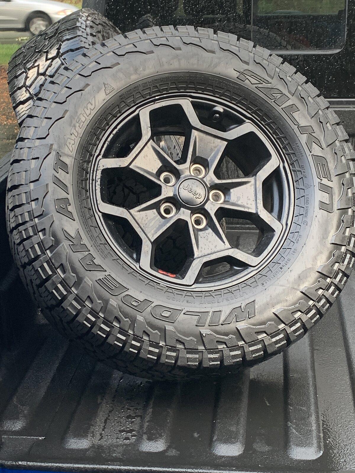 Jeep Gladiator 5 Launch Edition wheels with A/Ts B39F385F-A0D6-4AE4-A1EF-7035A51DC636