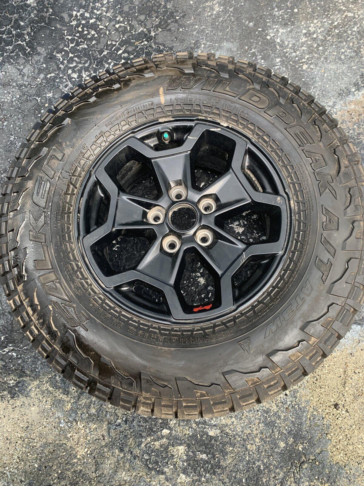Jeep Gladiator 5 Launch Edition wheels with A/Ts 8FABBB2D-CEDA-4BA3-911E-FE229DF5A167