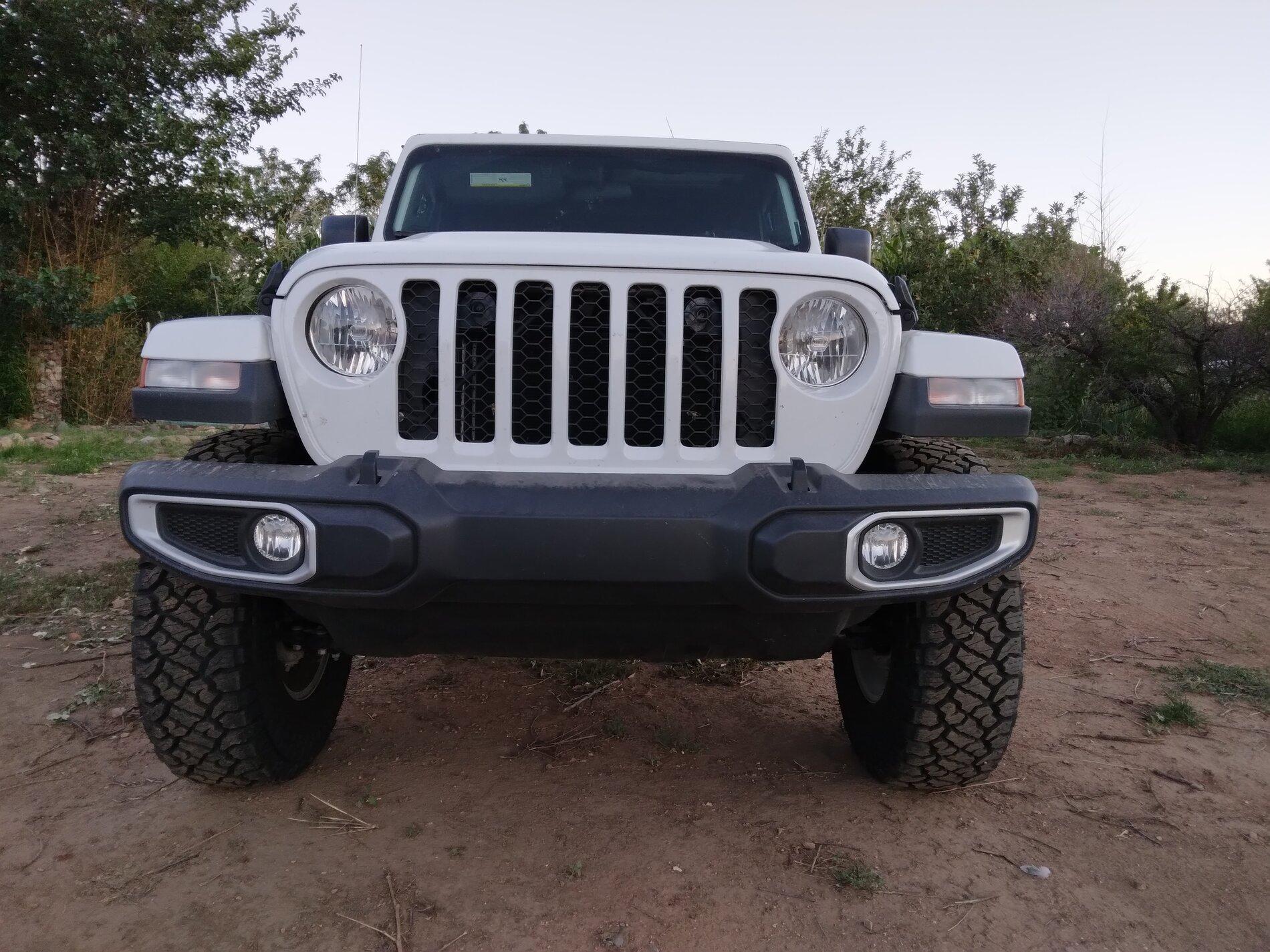 Jeep Gladiator Kenda Klevers 35/10.50/17 and rough country lift 20210826_190124