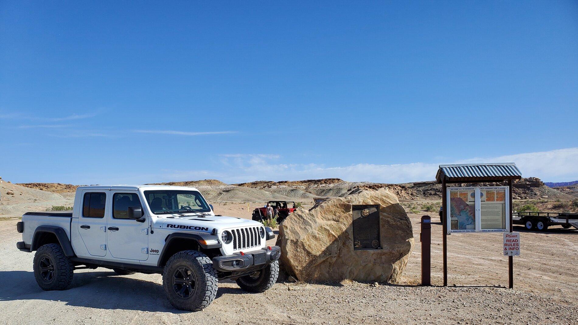Jeep Gladiator Project Reverse Mullet 2021-05-13 09.03.47a
