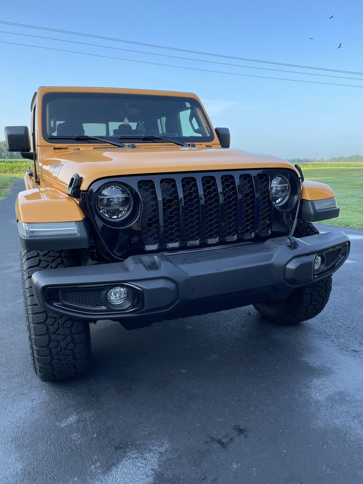 Jeep Gladiator Satin black grille swap complete BF0C9A2A-4B34-4069-ACE2-2A9B03318936